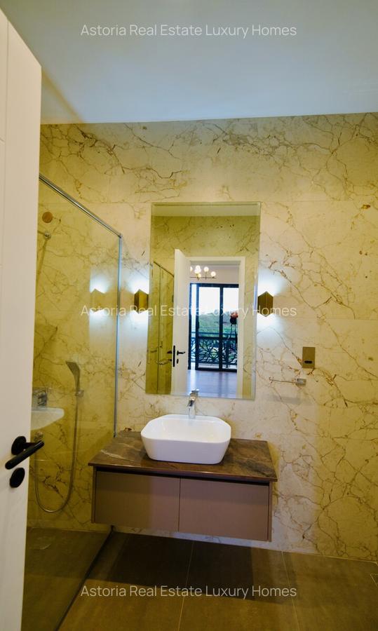 5 Bed Villa with En Suite at 2026-377 - 13