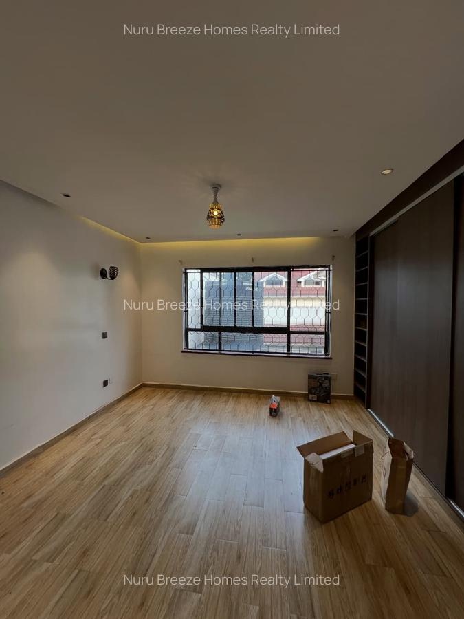 5 Bed Townhouse with En Suite in Lavington - 11