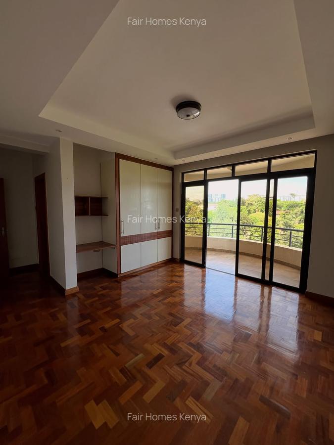 4 Bed Apartment with En Suite at Riverside Drive - 9