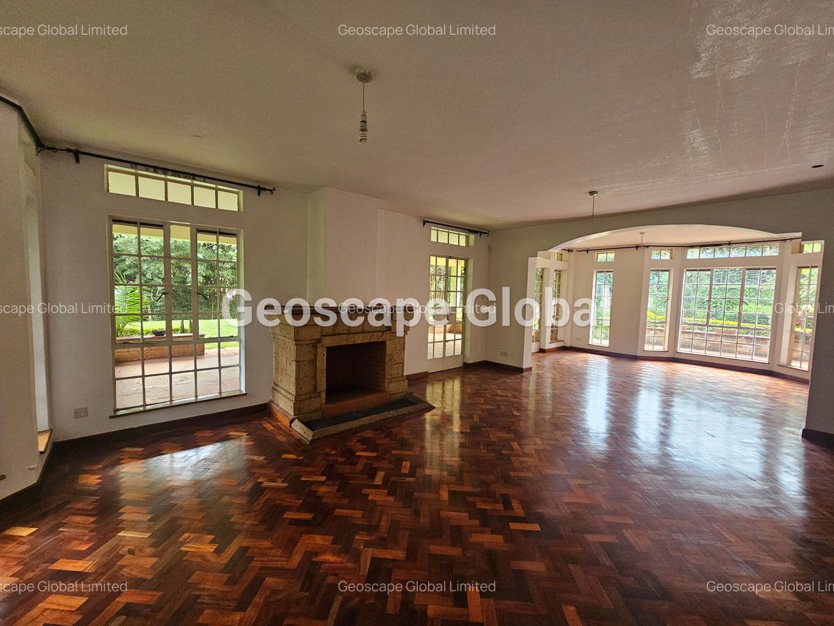 5 Bed House with En Suite in Rosslyn - 1