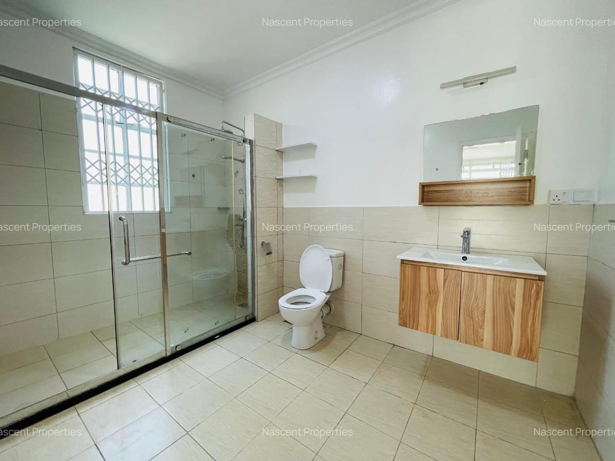 4 Bed Townhouse with En Suite in Kitisuru - 14