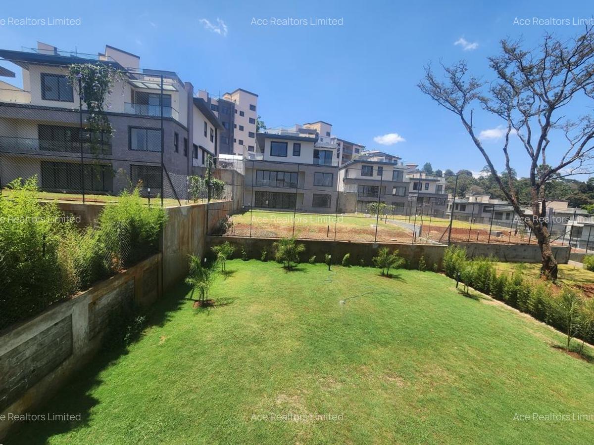 4 Bed Townhouse with En Suite at Oak And Ivy - 13