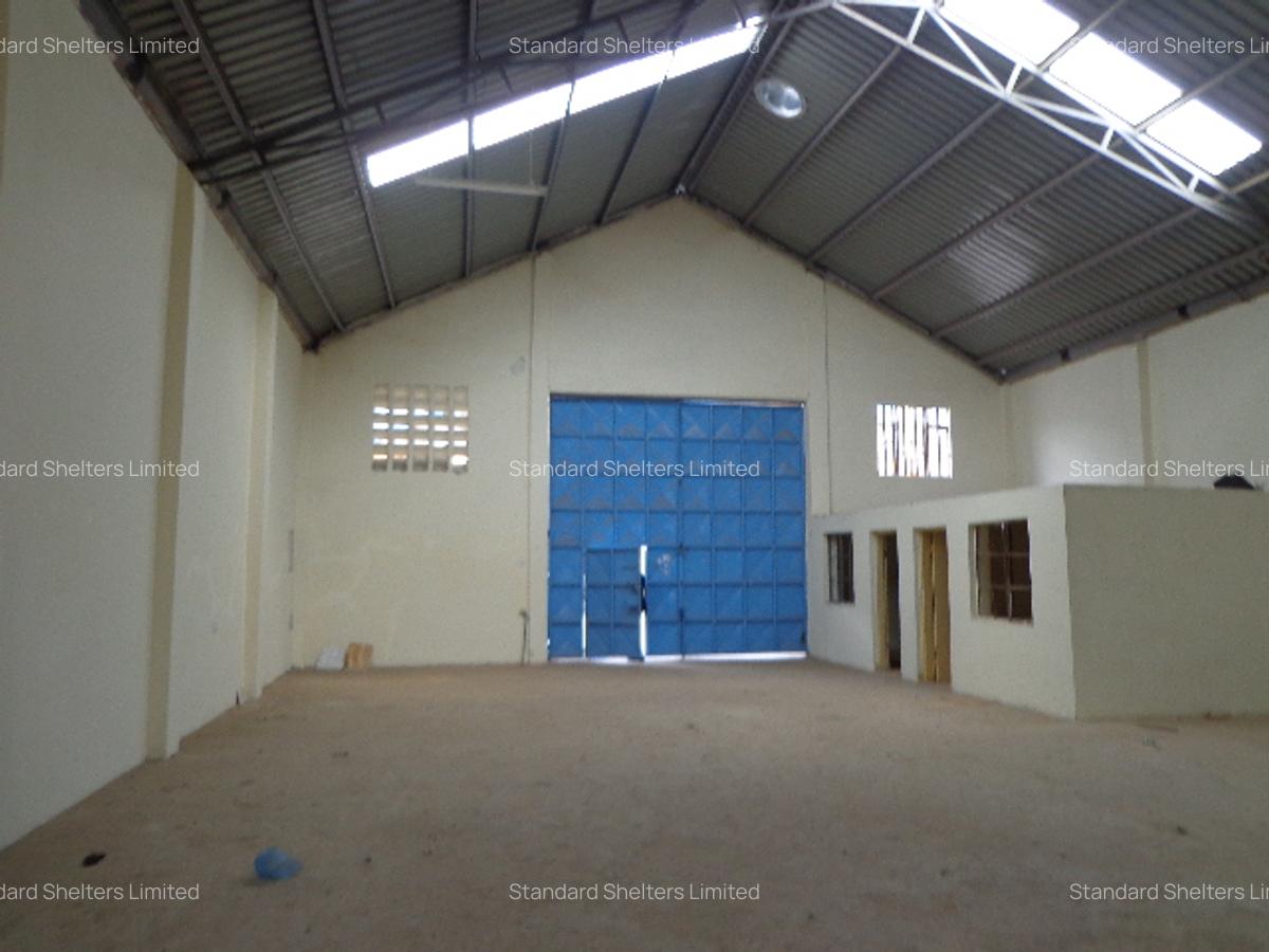 4,500 ft² Warehouse with Backup Generator in Industrial Area - 7