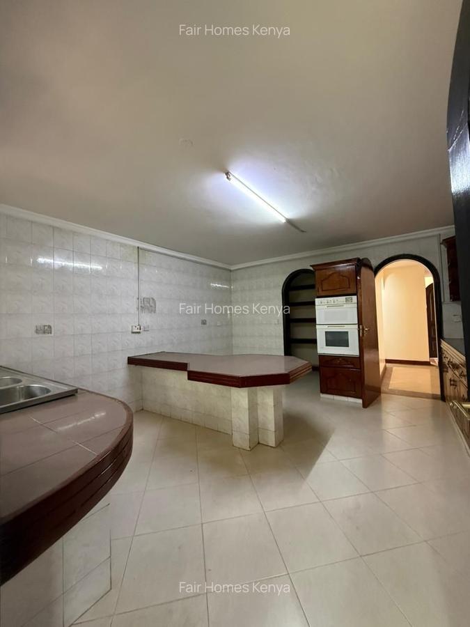 5 Bed Townhouse with En Suite at Riverside Drive - 5