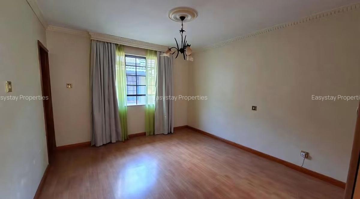 4 Bed Townhouse with En Suite in Lavington - 10