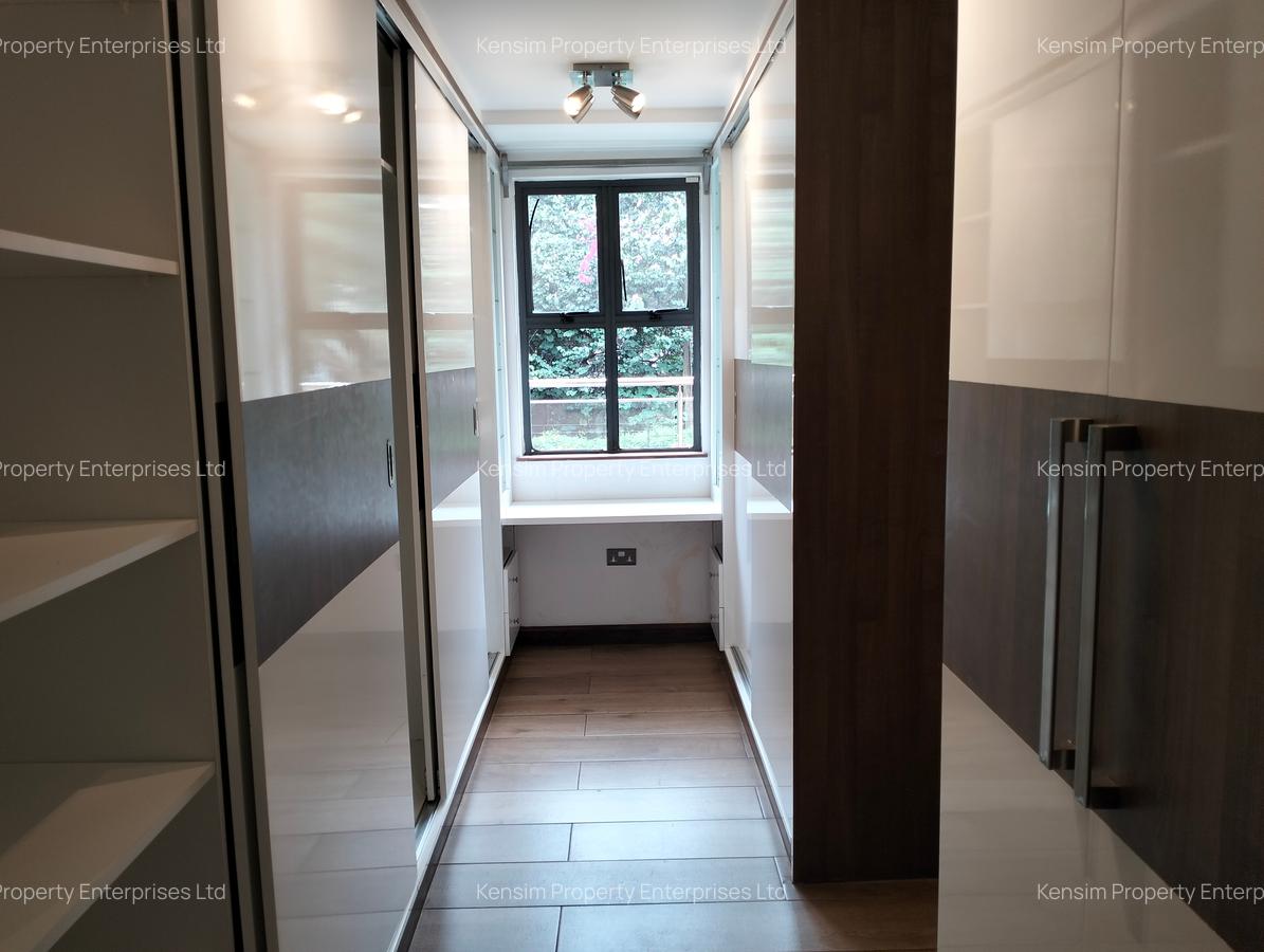 5 Bed Townhouse with En Suite in Lavington - 19