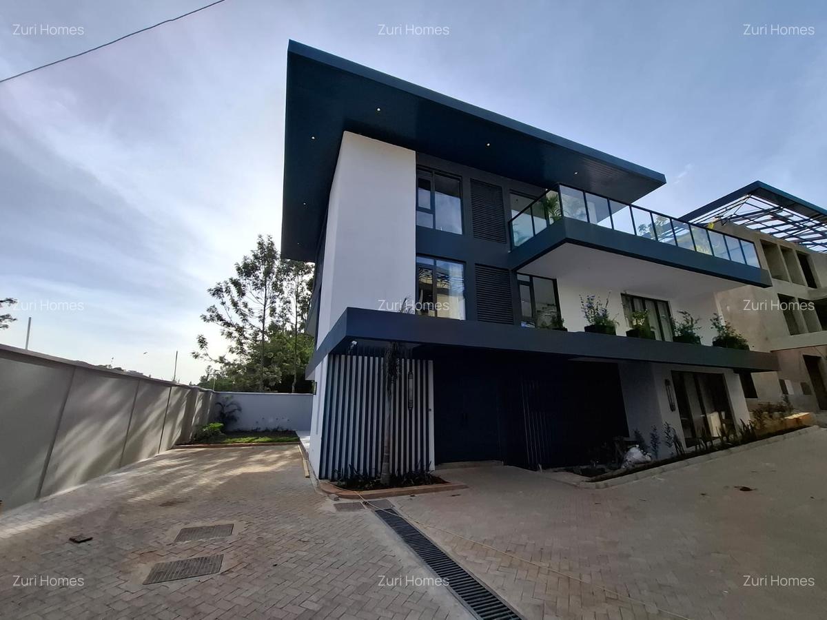 5 Bed Townhouse with En Suite in Lavington - 1