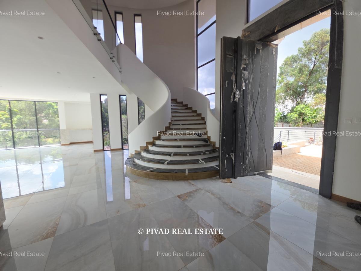 5 Bed House with Garden in Nyari - 3