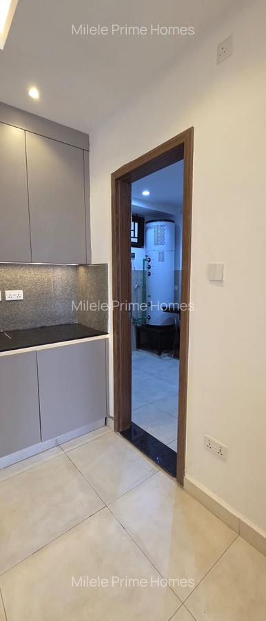 Serviced 4 Bed Apartment with En Suite in Parklands - 10