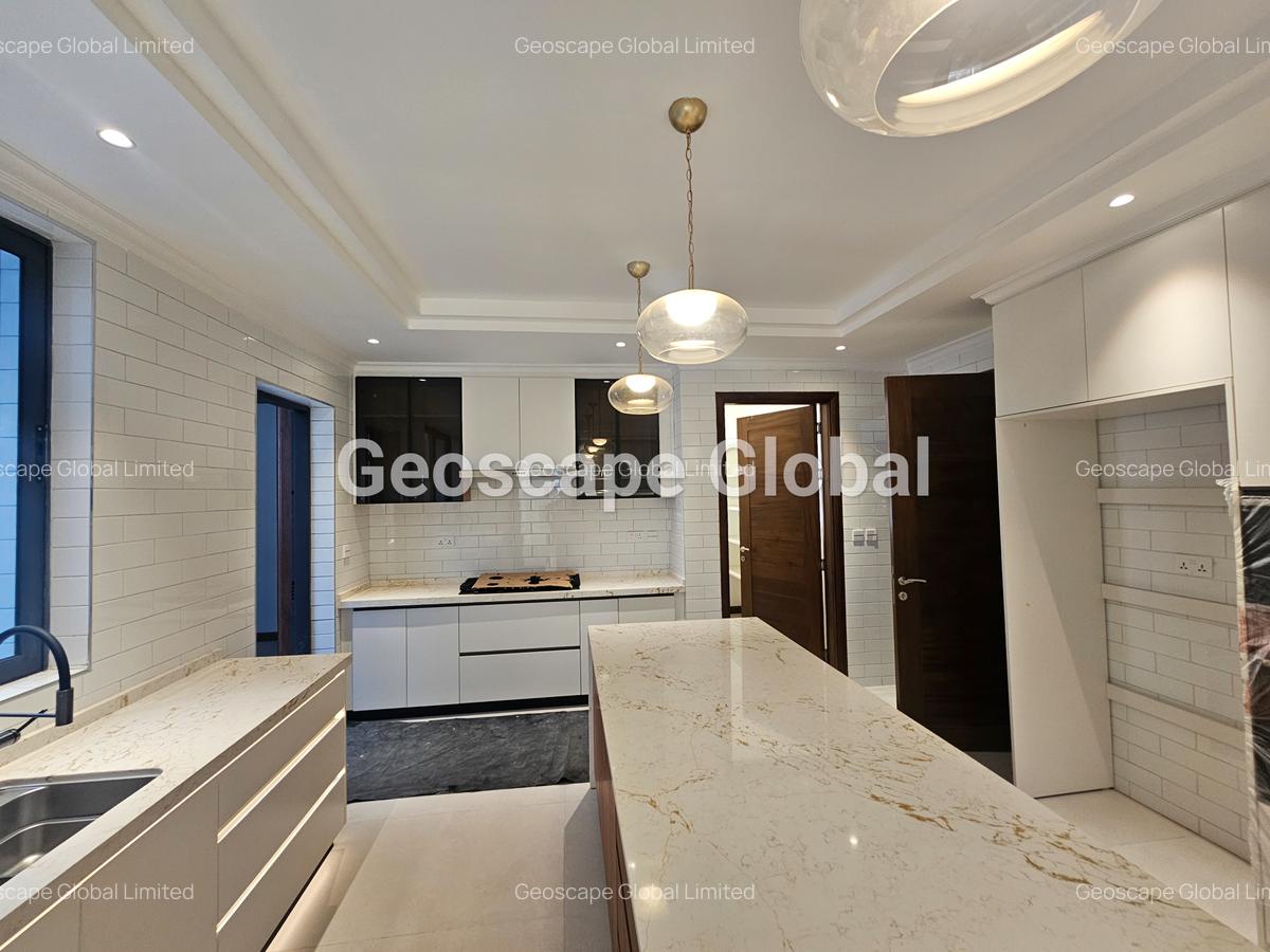 5 Bed Townhouse with En Suite in Lavington - 8