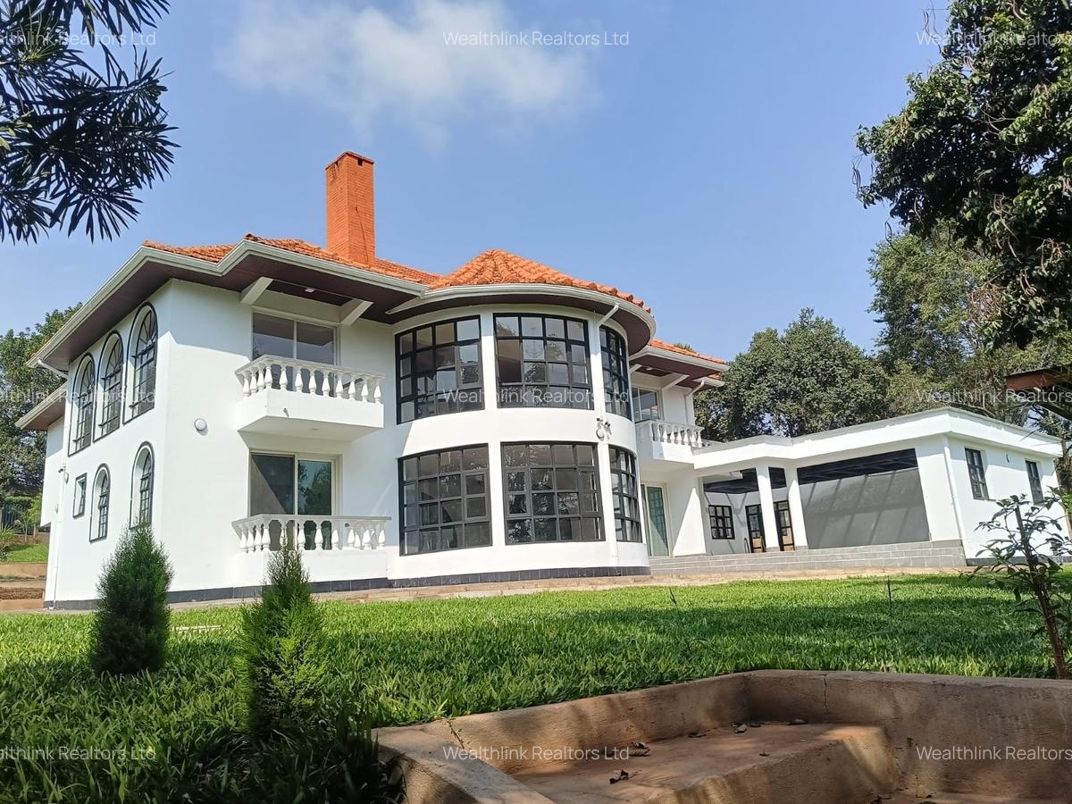 5 Bed House with En Suite at Ridgeways - 6