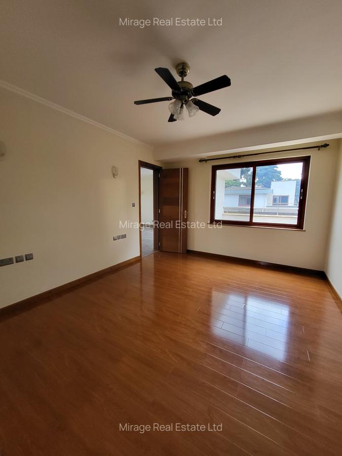 5 Bed Villa with En Suite in Lavington - 9