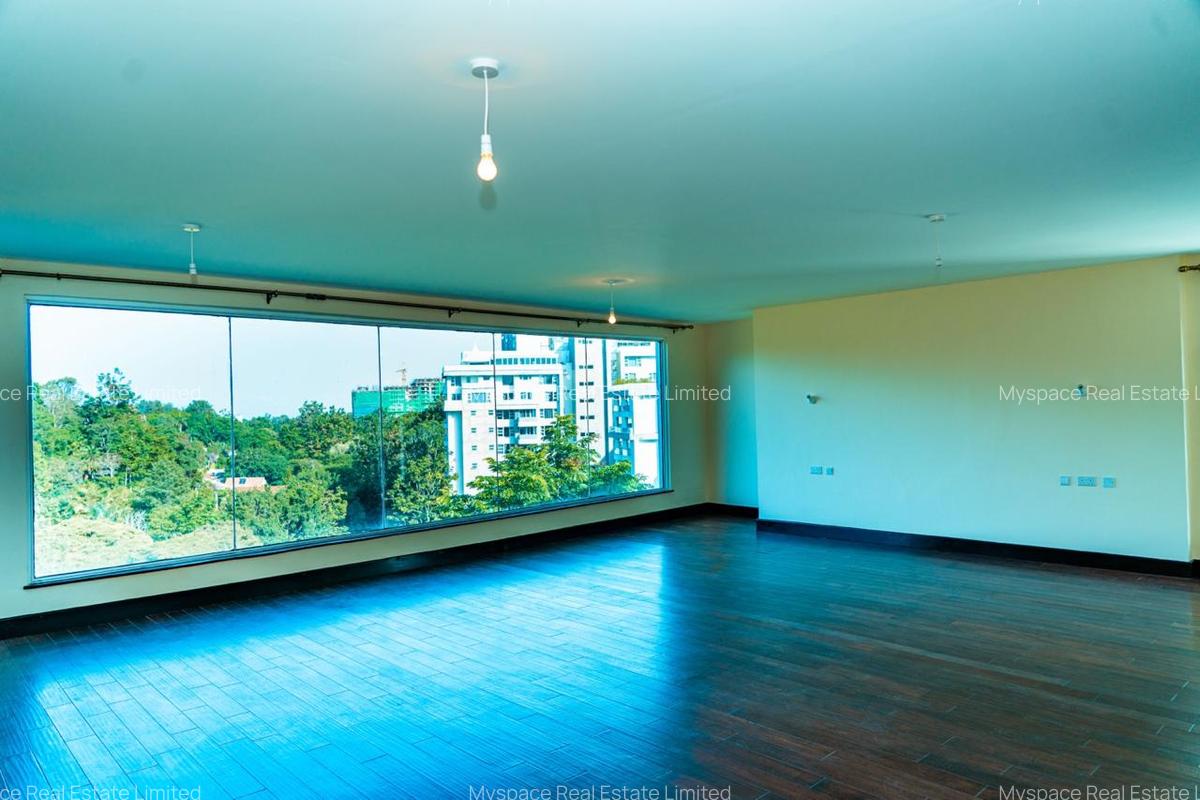 5 Bed Townhouse with En Suite in General Mathenge - 1