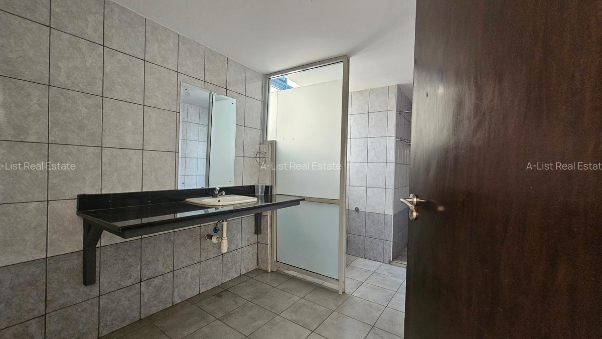 3,400 ft² Commercial Property with Service Charge Included at Upper Hill Area - 10
