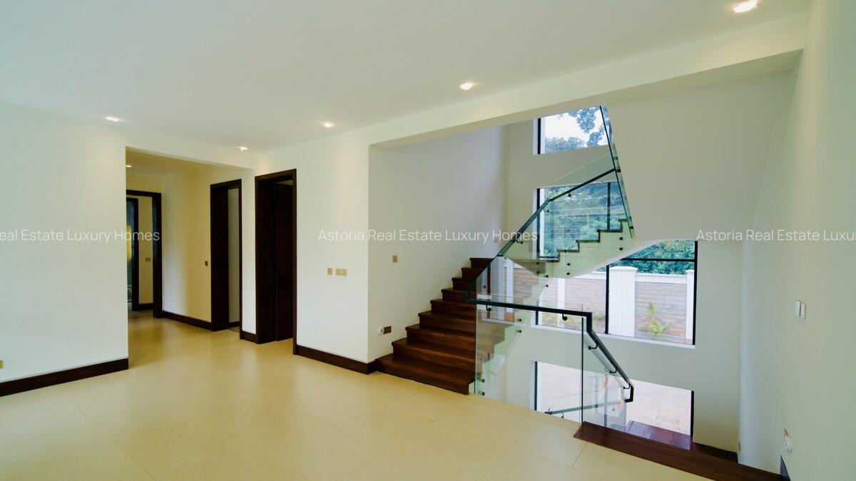 6 Bed Villa with En Suite at 2026-183 - 9