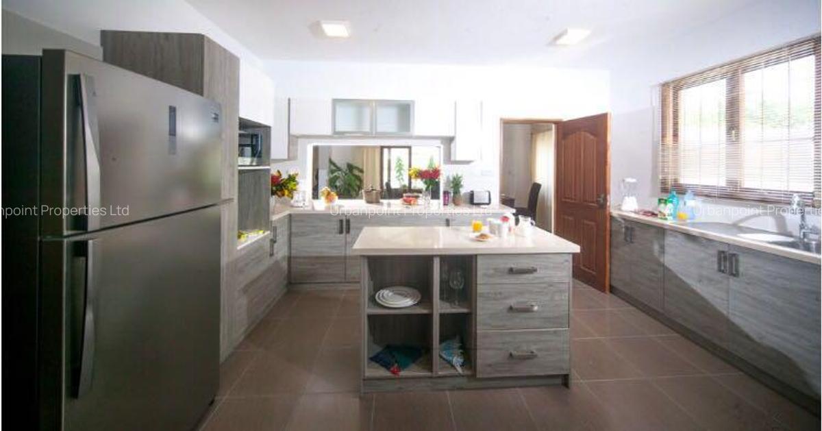 4 Bed House with En Suite in Nyali Area - 4