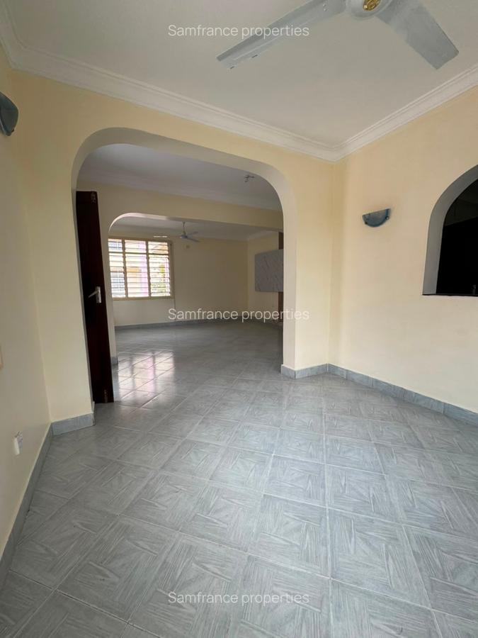 4 Bed Villa with En Suite at Beach Road - 7