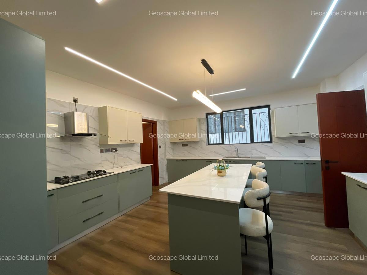 5 Bed Apartment with En Suite in Parklands - 10
