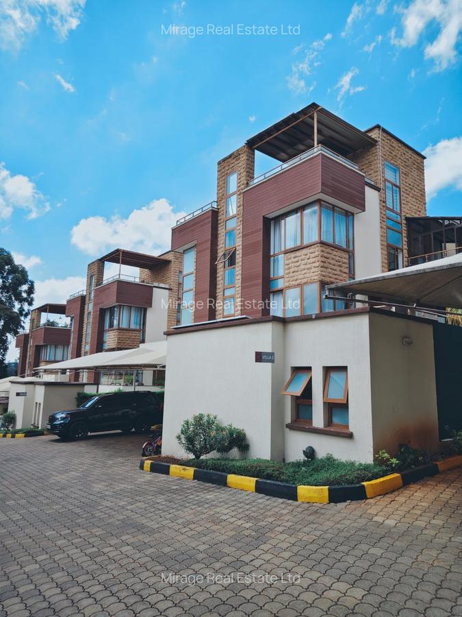 6 Bed Villa with En Suite in Lavington - 1