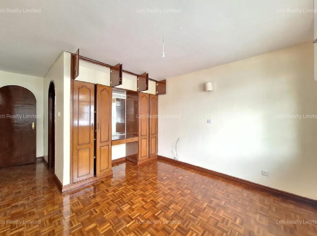 5 Bed Townhouse with En Suite in Riverside - 6