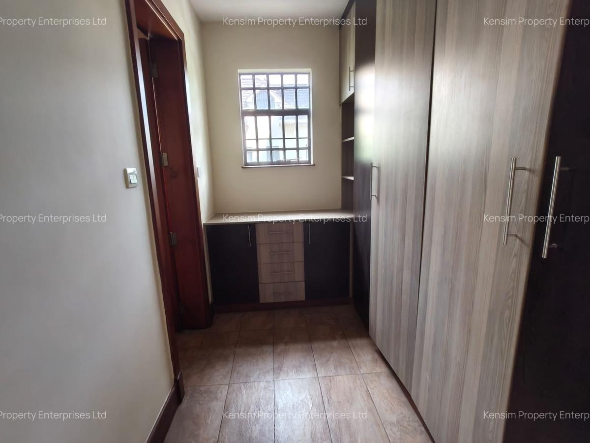 5 Bed Townhouse with En Suite in Lavington - 19