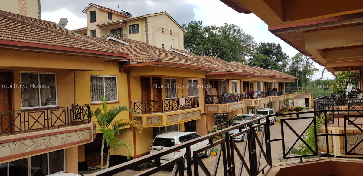 5 Bed Townhouse with En Suite at Valley Arcade - 5