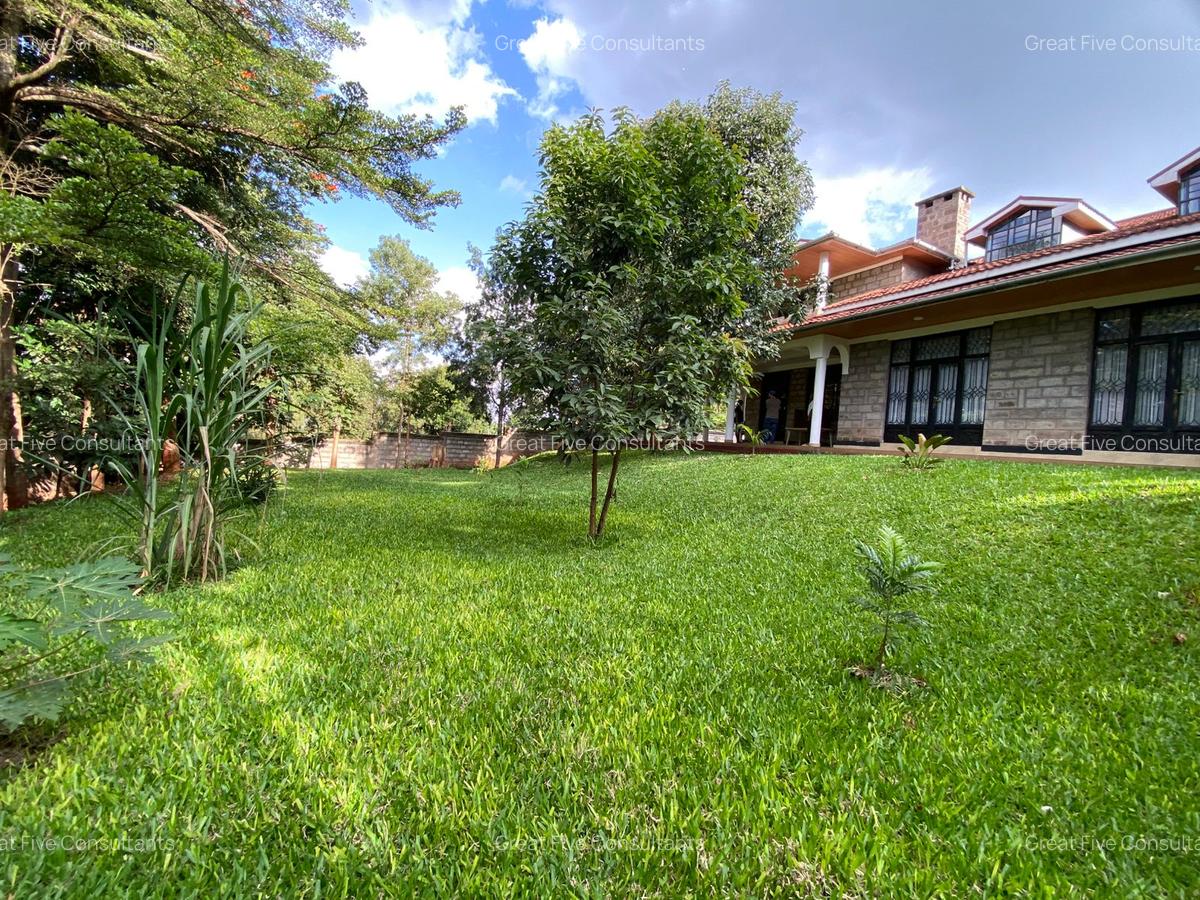 5 Bed House with En Suite in Runda - 2