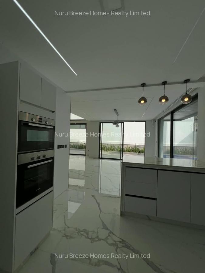 6 Bed Villa with En Suite in Lavington - 12