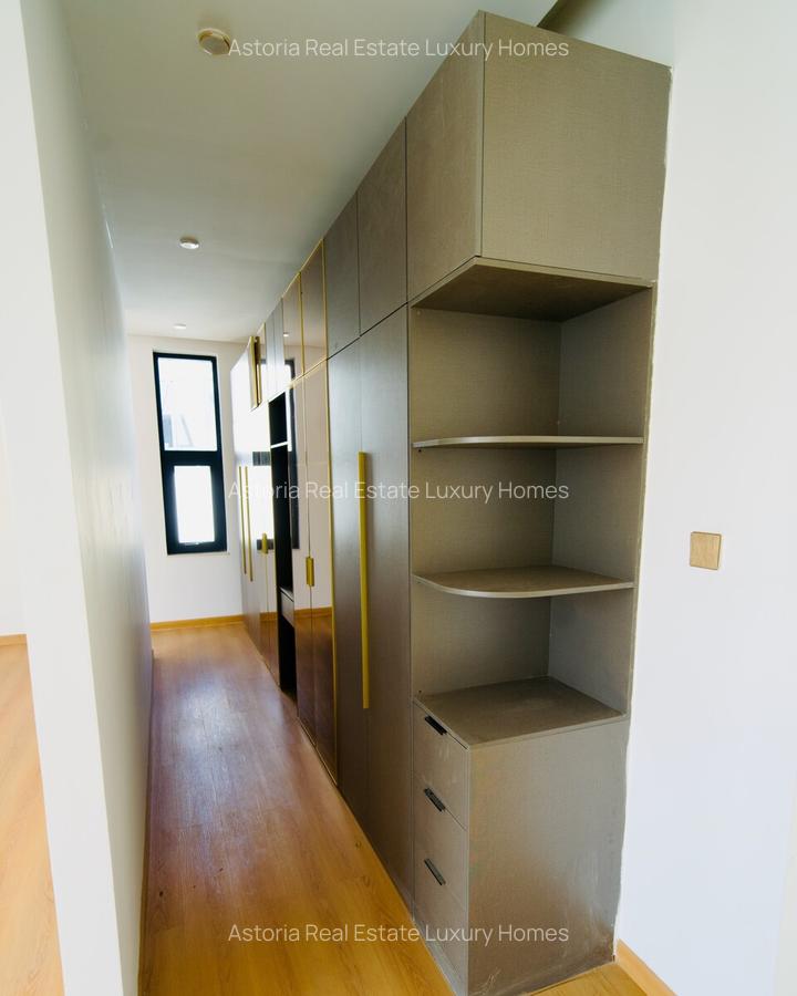 5 Bed Villa with En Suite at 2026-386 5 Bed - 12