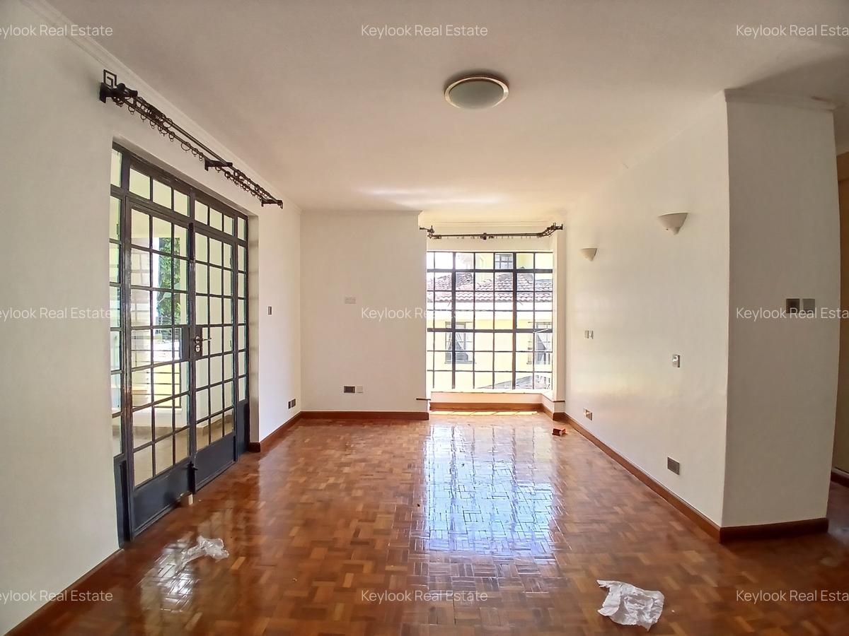 5 Bed Townhouse with En Suite in Lavington - 16