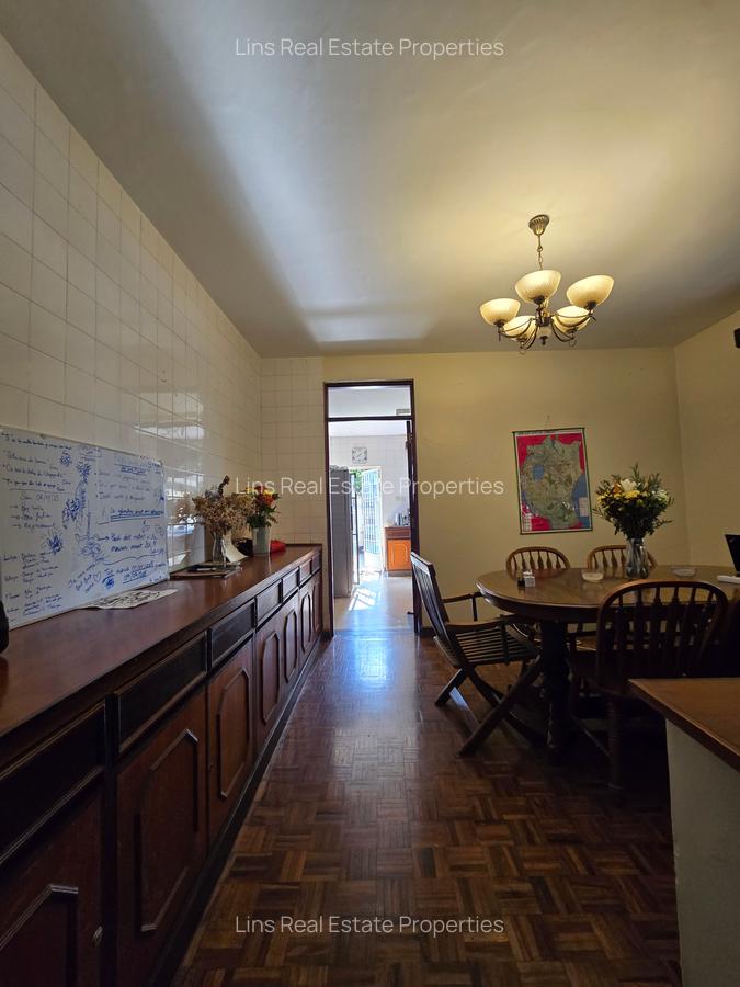 4 Bed House with En Suite in Nyari - 13