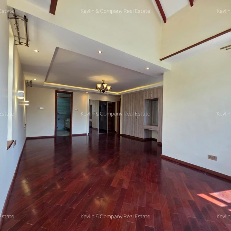 5 Bed Townhouse with En Suite in Lavington - 4