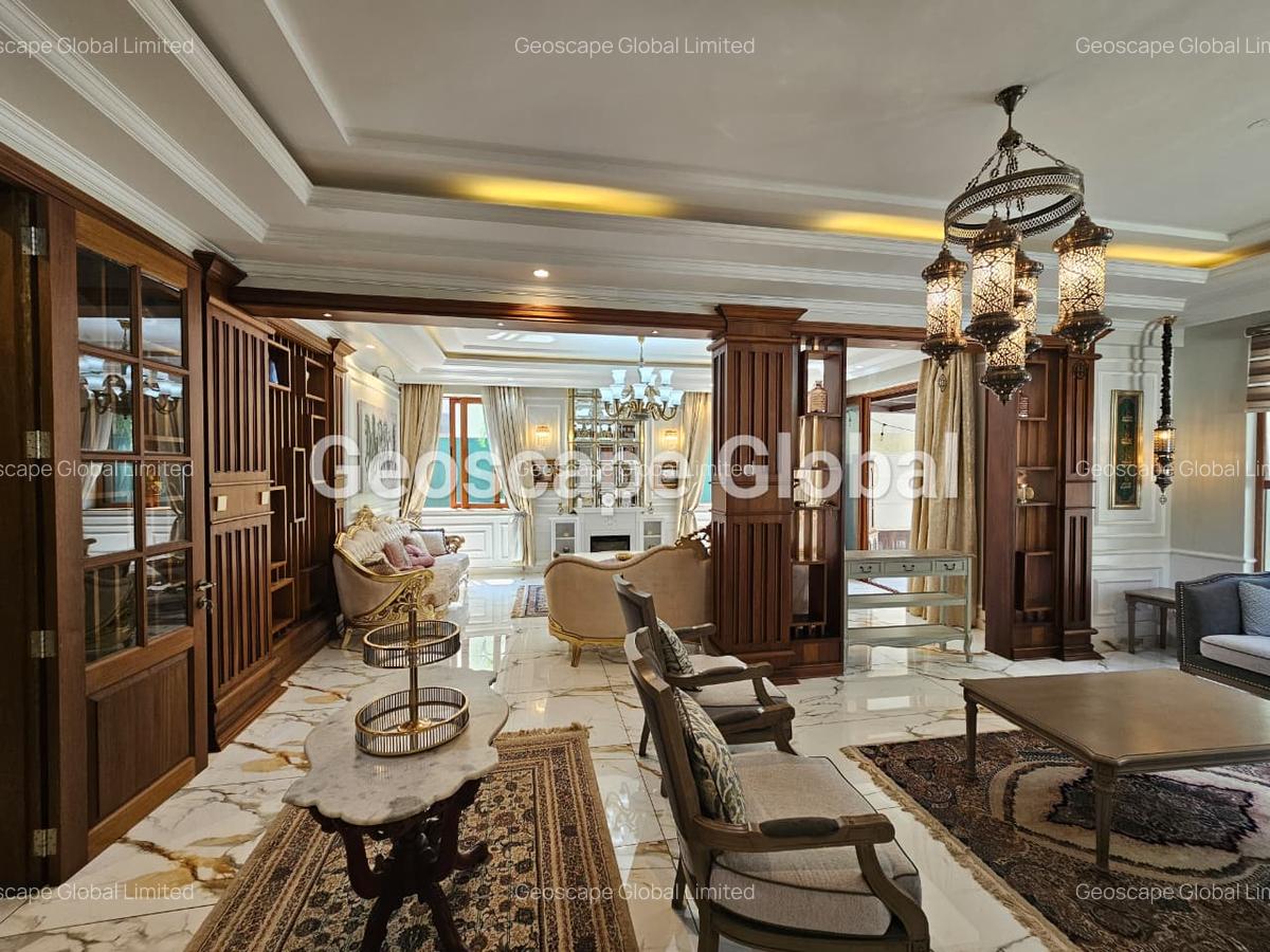 6 Bed House with En Suite in Lavington - 10