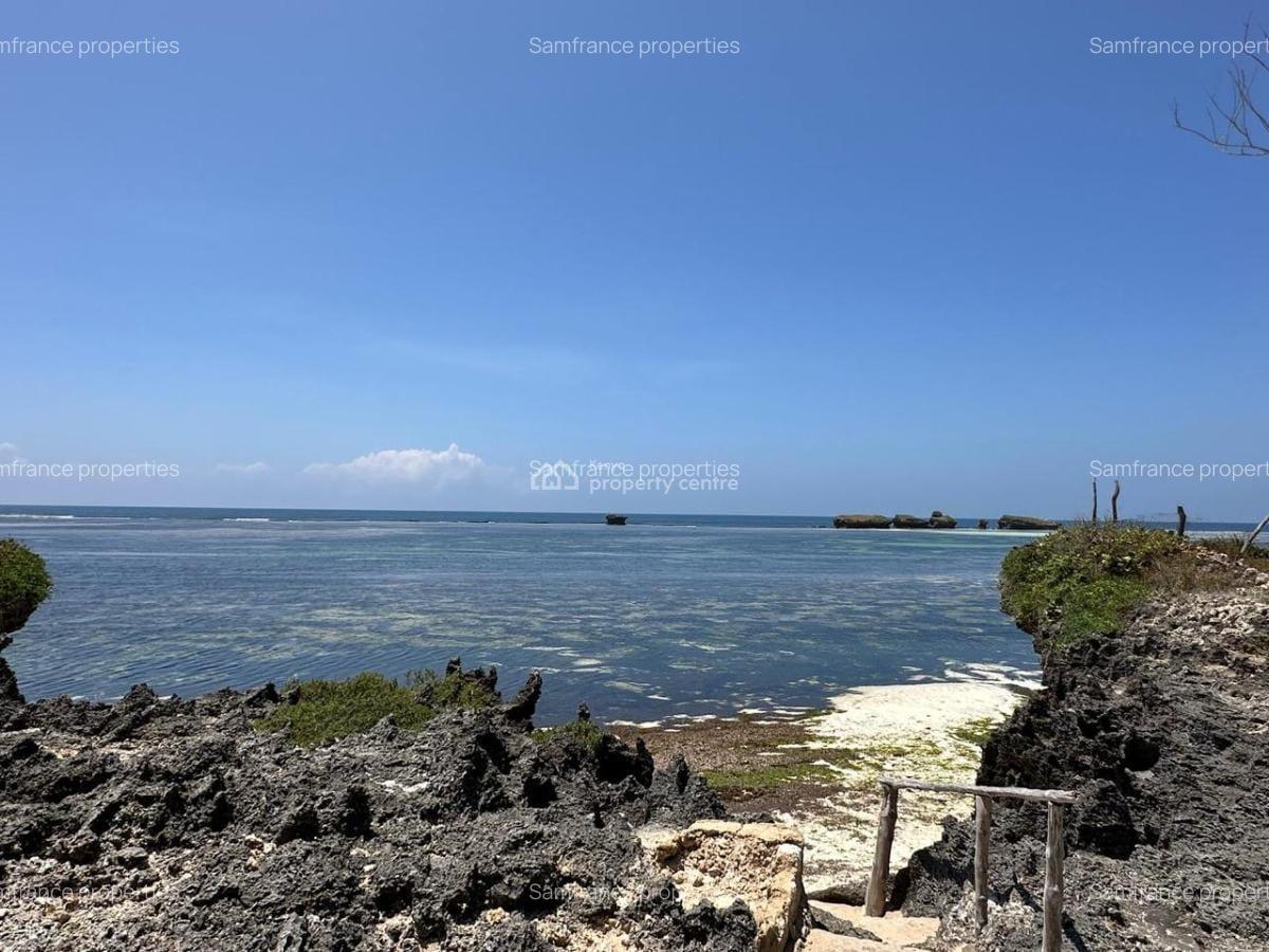 4 Bed Villa with En Suite at Watamu - 3