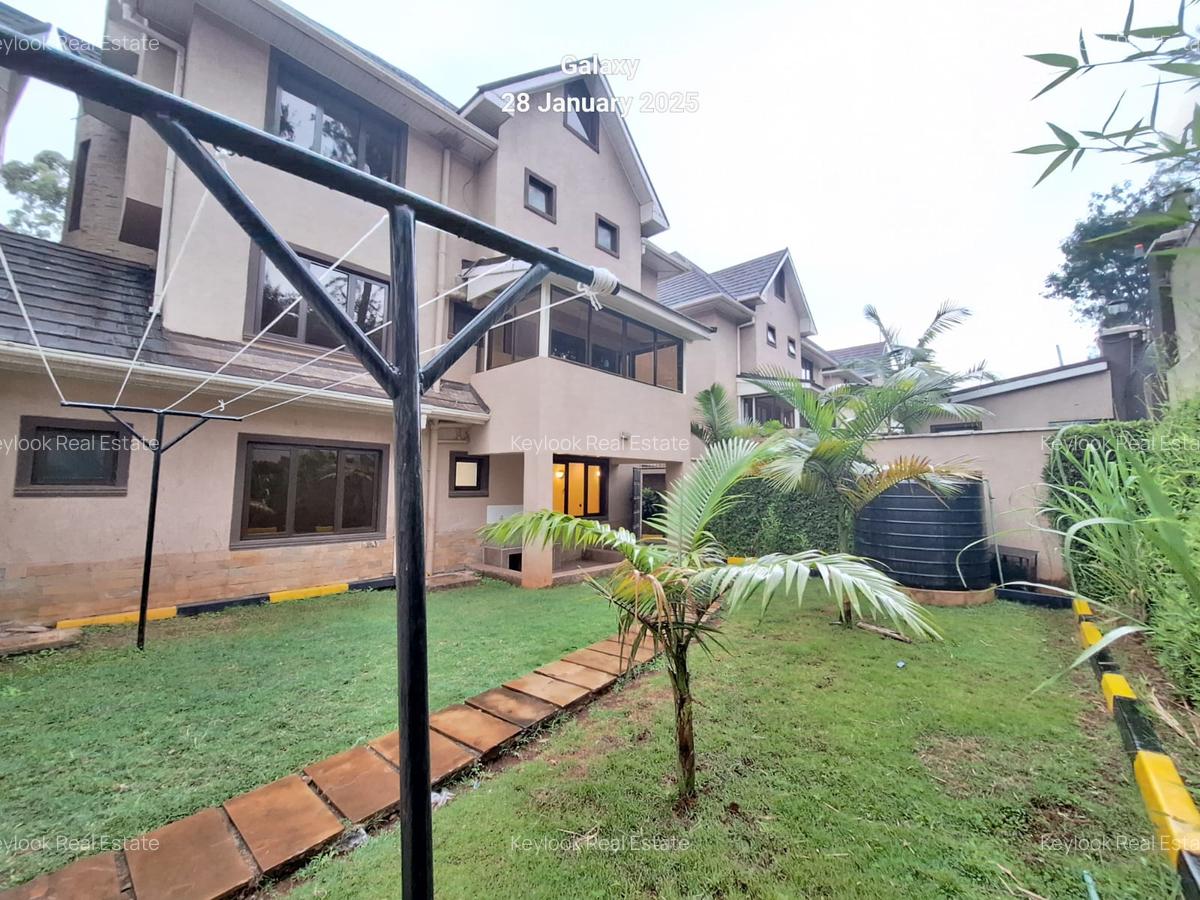 5 Bed Townhouse with En Suite at Off James Gichuru - 3