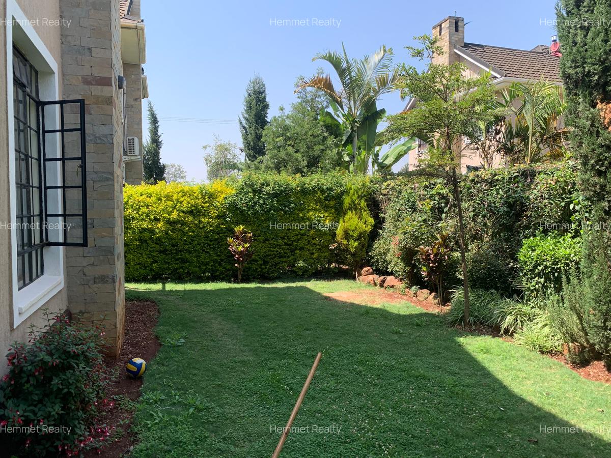 4 Bed Townhouse with En Suite in Kitisuru - 12