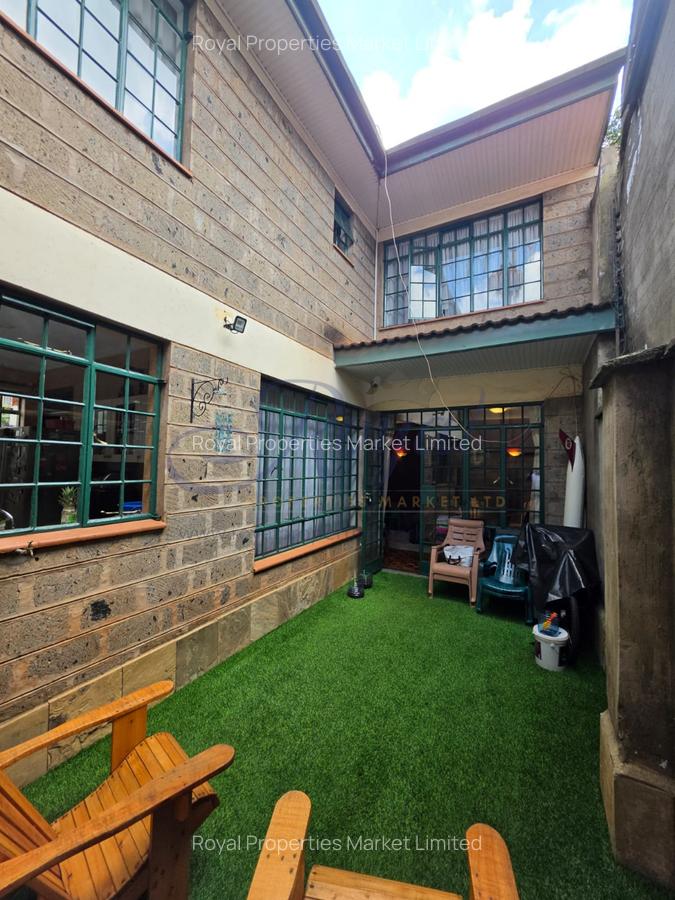 4 Bed House with En Suite in Lavington - 9