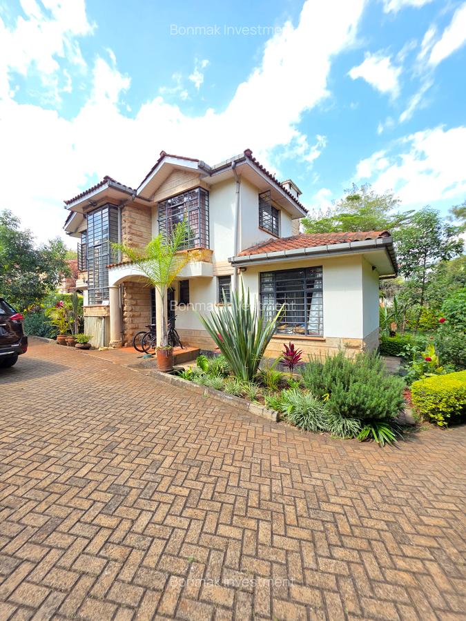 4 Bed Townhouse with En Suite at Rossylin Heights - 5