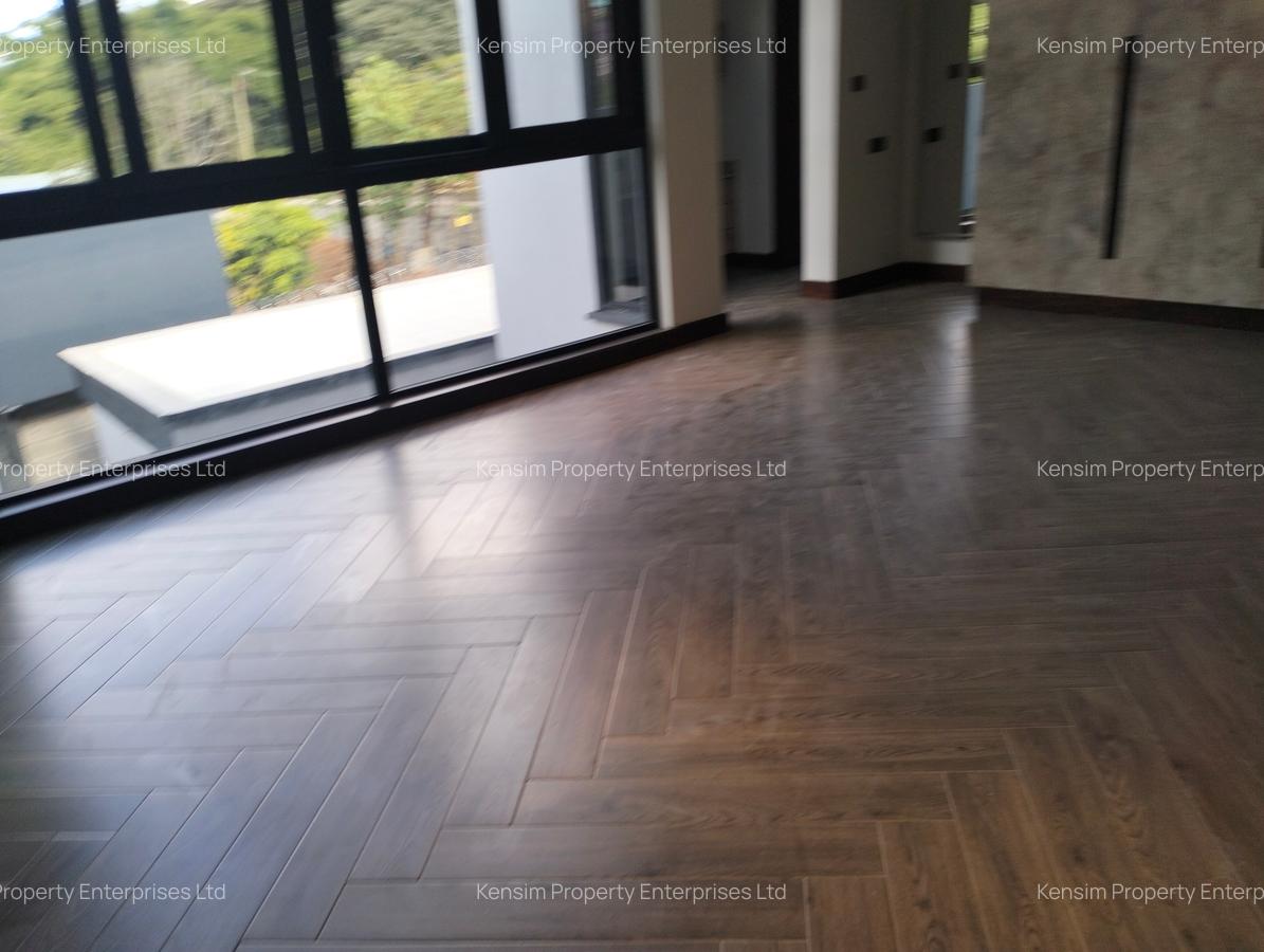 5 Bed Townhouse with En Suite in Nyari - 11