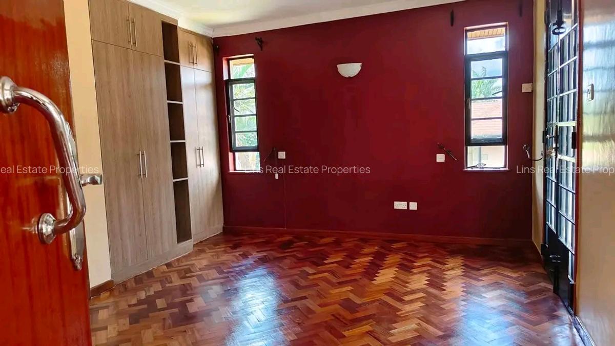 5 Bed Townhouse with En Suite in Runda - 14