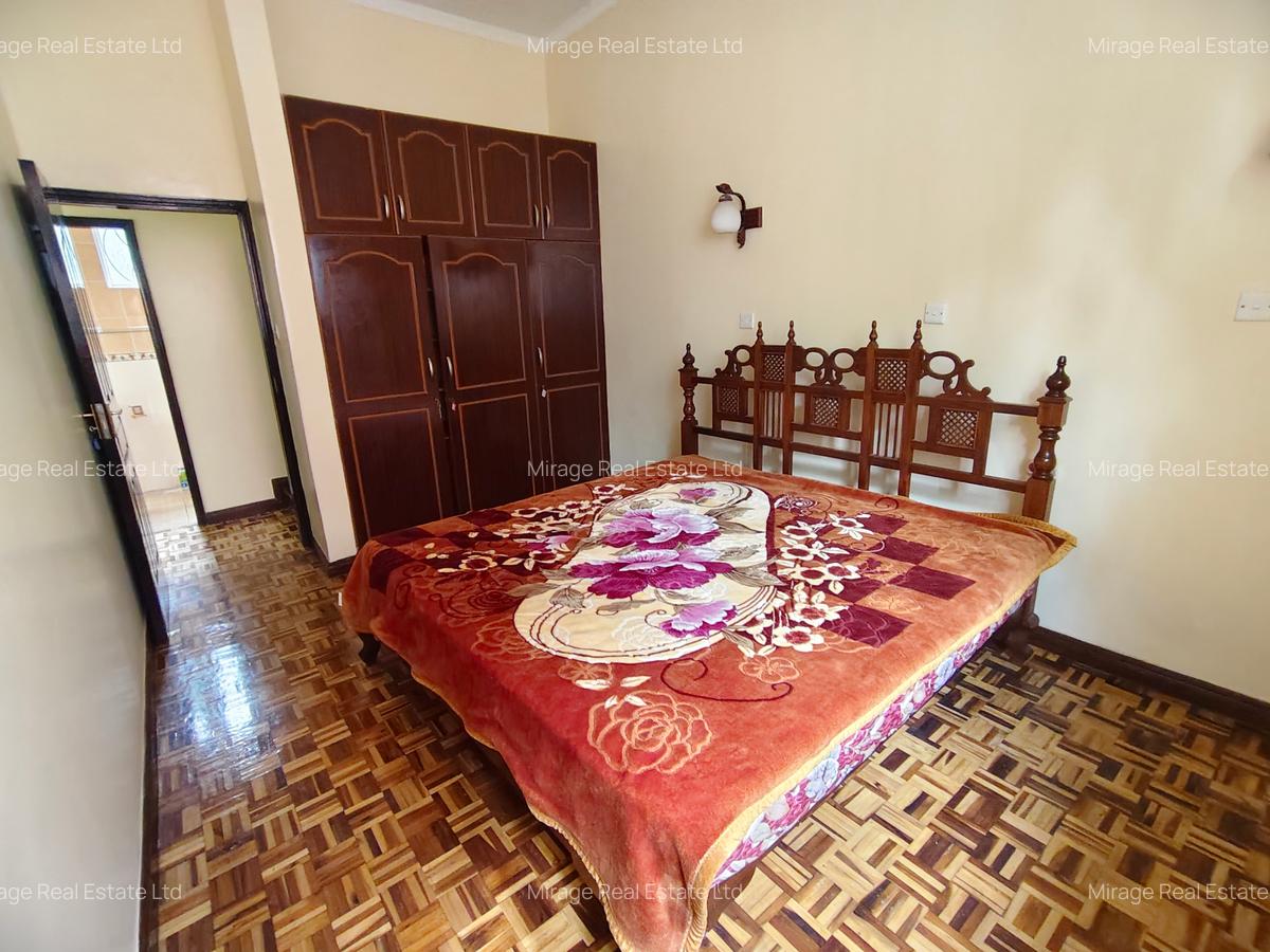 2 Bed House with Garden in Lavington - 13