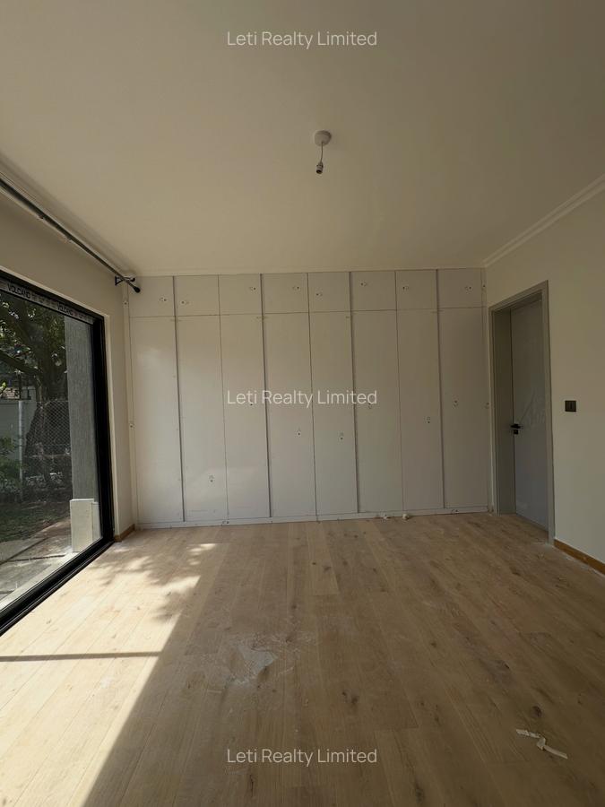 5 Bed Townhouse with En Suite in Lavington - 5