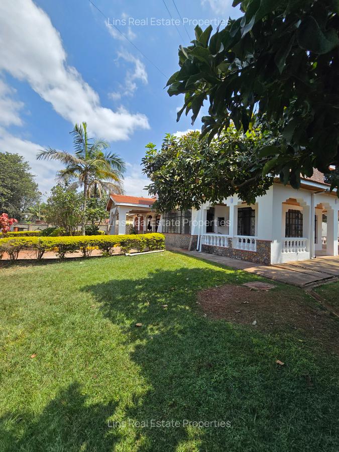 5 Bed House with En Suite in Runda - 3