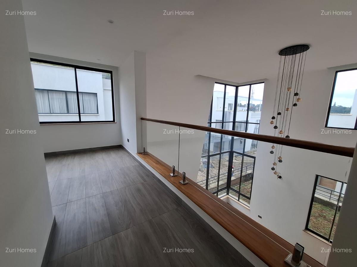 5 Bed Townhouse with En Suite in Lavington - 4