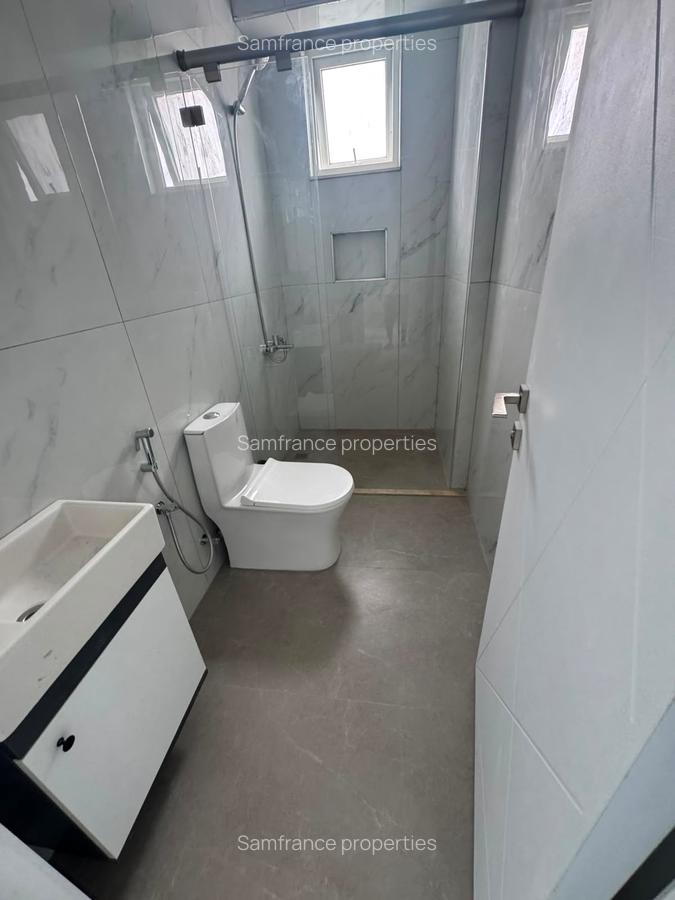 Serviced 2 Bed Apartment with En Suite at Links Road - 14