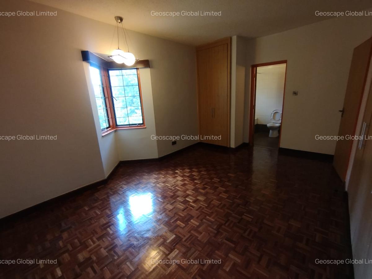 3 Bed Apartment with En Suite in Riverside - 9