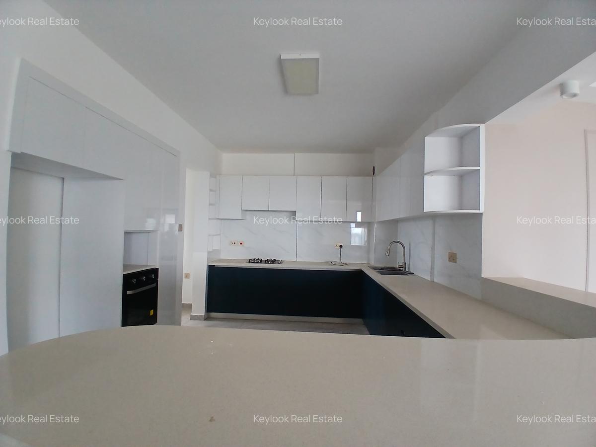 4 Bed Apartment with En Suite at Valley Arcade - 16