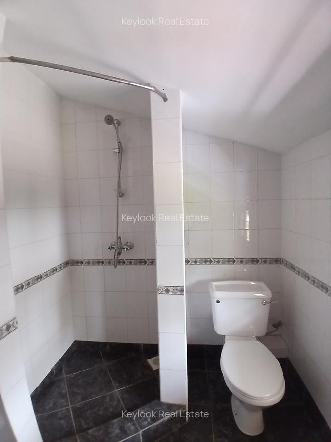 2 Bed Townhouse with En Suite at Off Mandera Road - 3