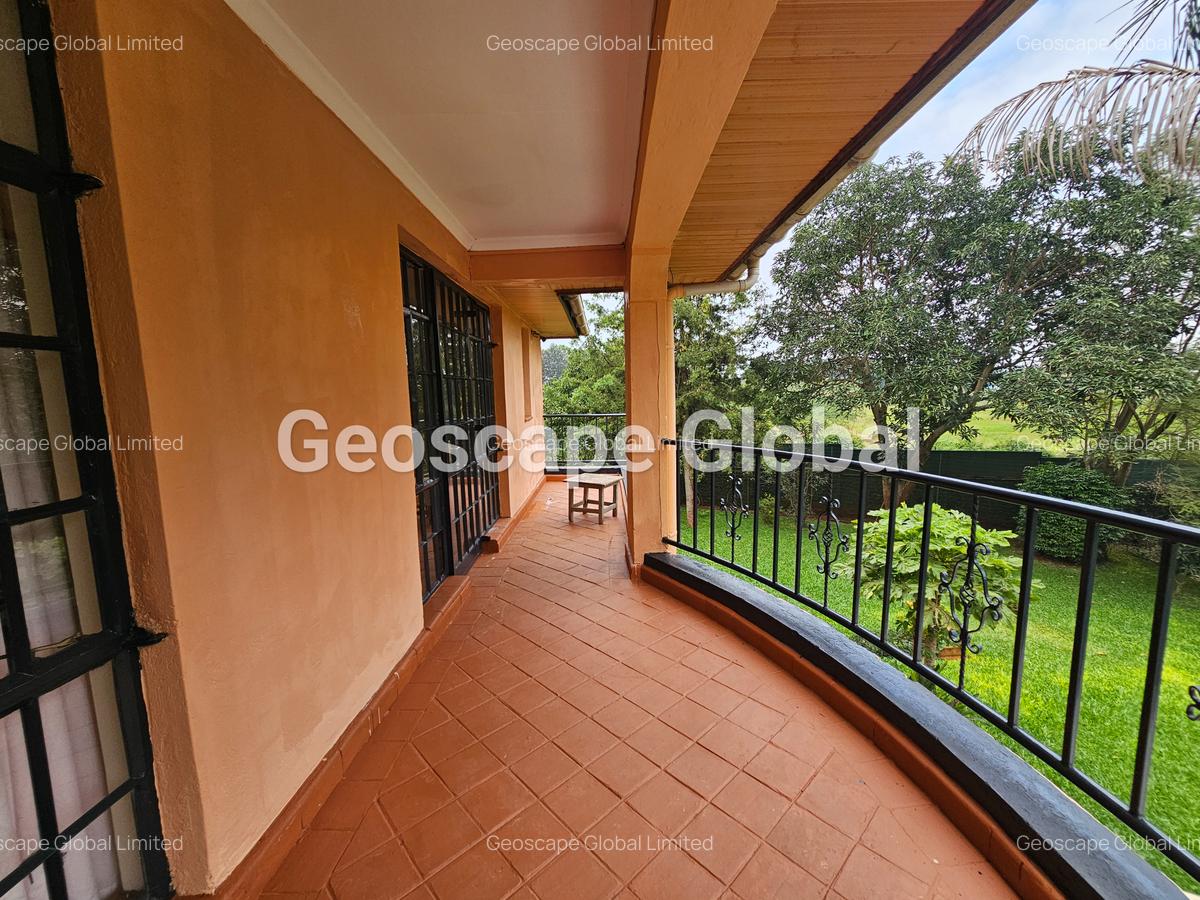 5 Bed House with En Suite in Runda - 2