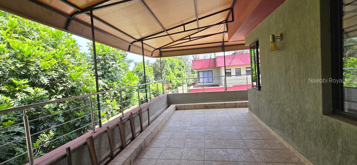 5 Bed Townhouse with En Suite at Lavington Convent Drive - 6